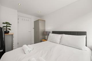 The Glasshouse Residences Modern 2Bedroom Comfort Apt Wimbledon Park London - 2