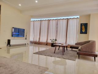 Modern Studio Apartment - 7