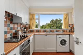 Puffins Nest Tenby - 6