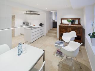 Apartment Suite - 8