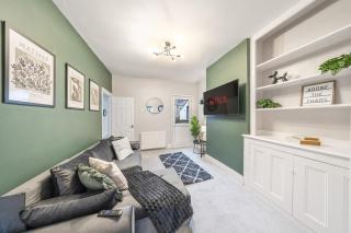 3bed Medway Home for Contractors and Working Professionals - Free Parking - 0