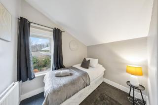 3bed Medway Home for Contractors and Working Professionals - Free Parking - 2