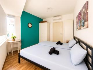 Seaview Serenity 3BR Coastal Retreat-S6 - 1