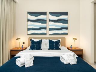 Lux 4 Bed with Views overlooking Private Beach - 2