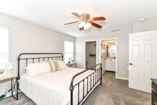 3BR Noblesville Home - Walk to Ruoff - 4