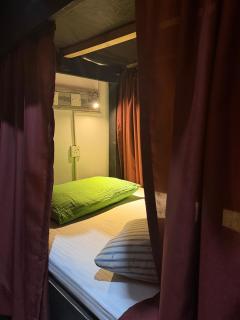 The Travellers Hostel & Private Rooms - 8