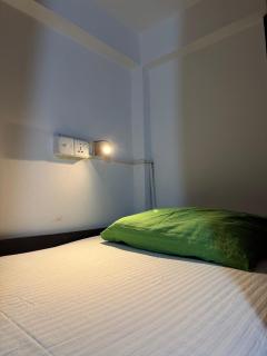 The Travellers Hostel & Private Rooms - 2
