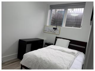 Spacious 3 Bed, 2 Full Bathroom 2 Kitchen - Walk to Kennedy Transit Hub - 4