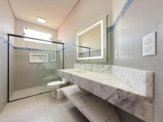 Apartamento 08, 2 qtos, 2 banh, 4 camas, ar, 1 vaga - 6