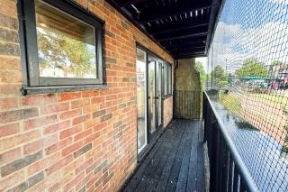 Cosy Waterside Escape - 5