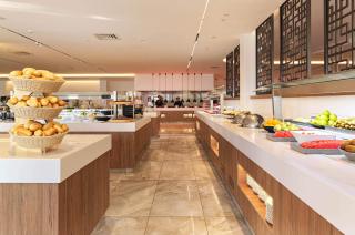 St George Beach Hotel & Spa Resort - 9