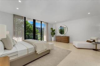 Exclusive Coconut Grove Waterfront Stay - 3