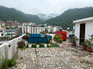 Ima Ganga Hotel - Aesthetic, Quite Mountain View Rooms In Upper Tapovan with netflix, free airport pickup for 7 or more nights booking - 2