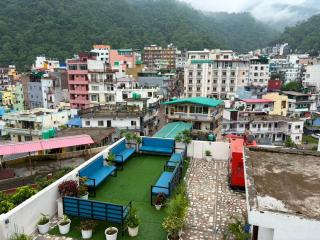 Ima Ganga Hotel - Aesthetic, Quite Mountain View Rooms In Upper Tapovan with netflix, free airport pickup for 7 or more nights booking - 6