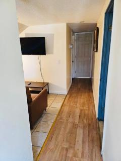 623R Nice attic apartment near Whole Foods, Brown University, Hospitals, Downtown - 4