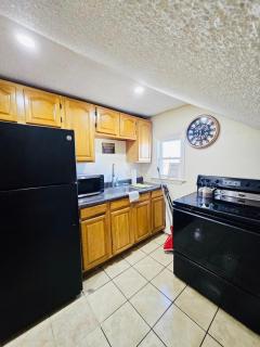 623R Nice attic apartment near Whole Foods, Brown University, Hospitals, Downtown - 2