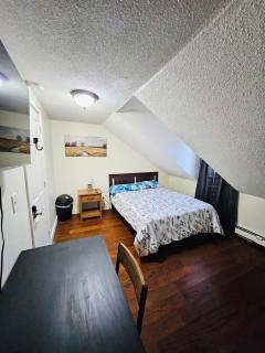 623R Nice attic apartment near Whole Foods, Brown University, Hospitals, Downtown - 3