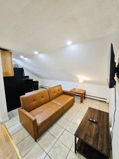 623R Nice attic apartment near Whole Foods, Brown University, Hospitals, Downtown - 8