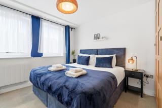 Contractor-Friendly Apartment, Secure Parking, Near Coventry Station, Sleeps 4 - 7