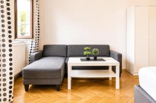 4 Great Apartment Near AKH - Ideal for Groups of 19 - 8