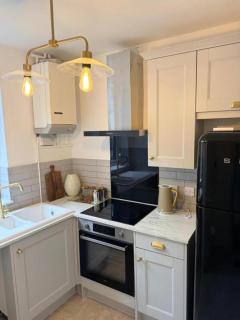 2 Bed Flat - Sleeps 4 - Wifi - Carpark - 9