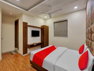Hotel O VR INN Makar Pura Railway station - 5