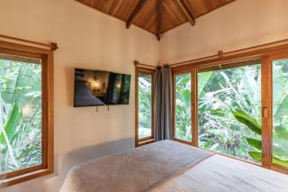 Carenero Hills - Beach and Surf Bungalows - 3