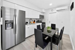 Renovated 2BR Miami Apt Near MIA with Parking - 7