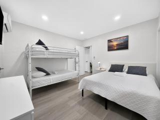 Renovated 2BR Miami Apt Near MIA with Parking - 8