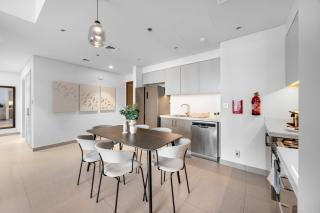 Modern 2BR - Pool - Gym - Walk to Burj Khalifa - 6