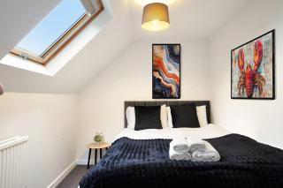 3-Bedroom 5-Bed Flat King Room Free Parking Near Reading & M4 Work Stays - 4