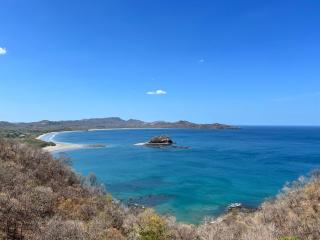 Stylish Oceanview Condo with Quick Beach Access Modern Design & Spacious Balcony - 9