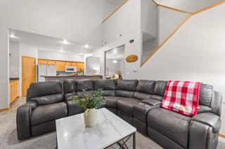 Modern Stay Near Ames & ISU - 0