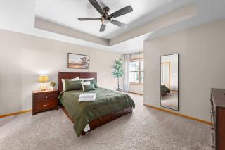 Modern Stay Near Ames & ISU - 9