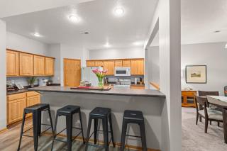 Modern Stay Near Ames & ISU - 8