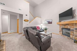 Modern Stay Near Ames & ISU - 6