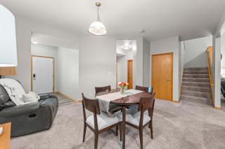 Modern Stay Near Ames & ISU - 4