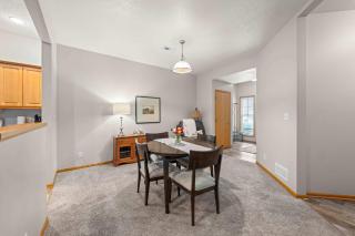 Modern Stay Near Ames & ISU - 3