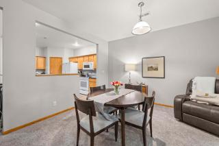Modern Stay Near Ames & ISU - 2