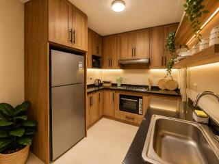 Elegant 2BR Apartment with Garden - 4