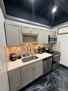Stylish Cozy 1BR Near Downtown - 2