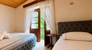 Peshtura Hotel - 1