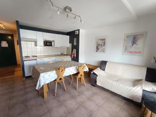 Résidence Plein Soleil - Appartement plein sud avec superbe vue, balcon, parking. MAE-9004 - 0