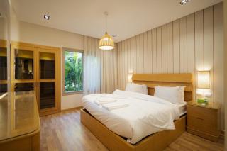 Galleria khan with Garden stay - 7