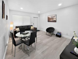 Modern Miami Stay - Near Airport & Downtown - 4