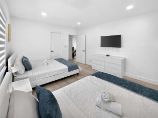 2BR Miami Stay Near Airport with Free Parking - 3