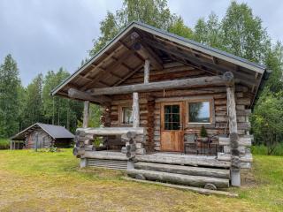 Northern Lights Riverside Cabin - Sauna & View - 6