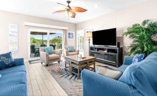 Stunning Beach Retreat with Shared Pool Beach Access Large Balcony & Gas Grill - 4