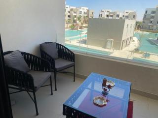 2BDR Pool View Chalet l Zahra Sidi Abdelrhman - 8