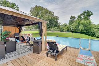 'Hidden Paradise' on 5 Acres w/ Hot Tub & Deck! - 9
